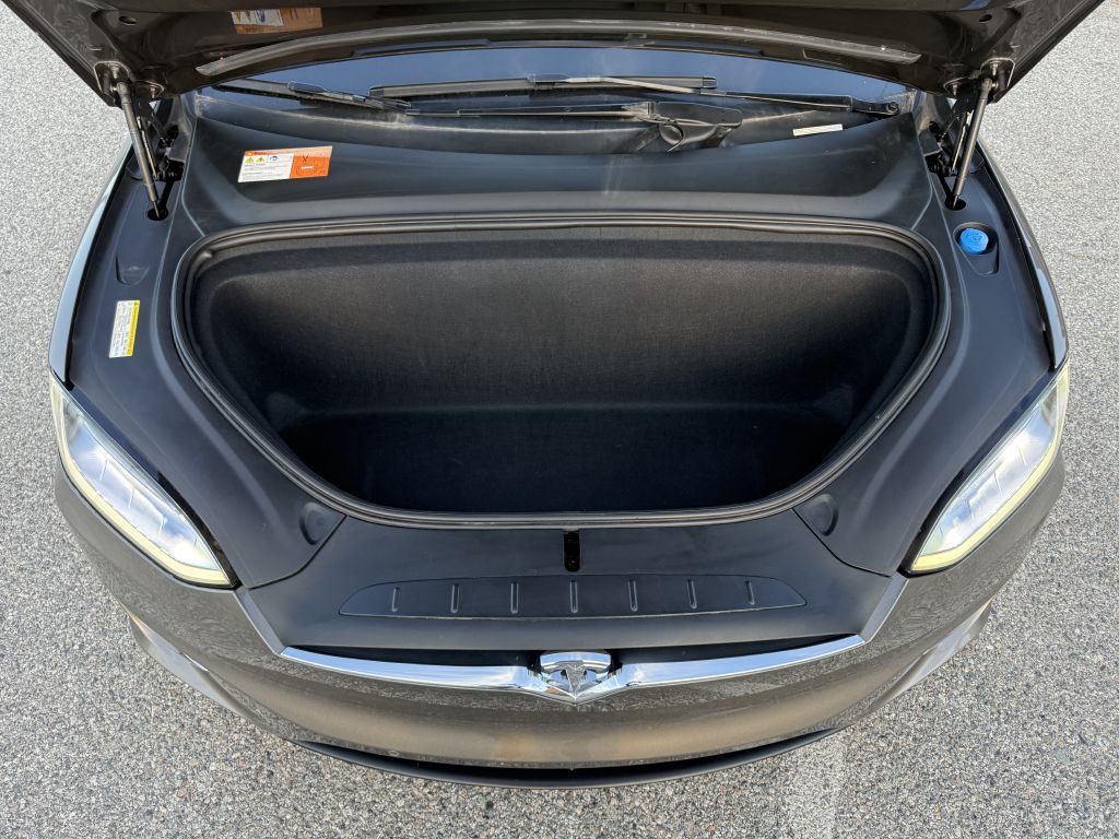 2016 Tesla Model X Image 22