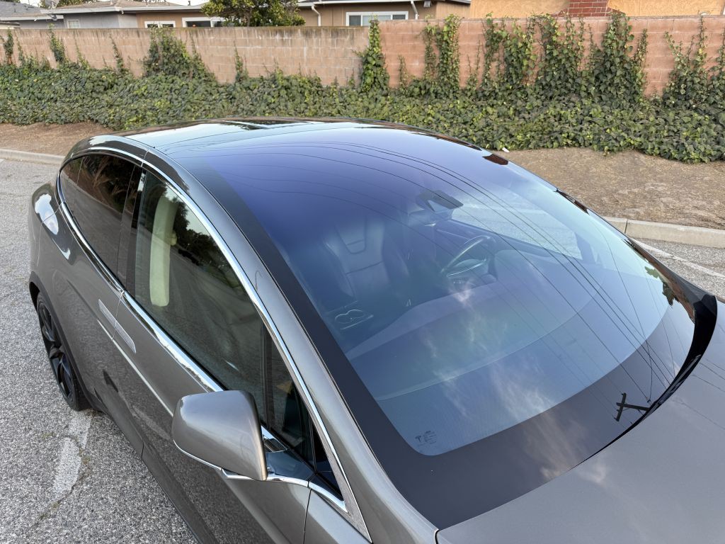 2016 Tesla Model X Image 25
