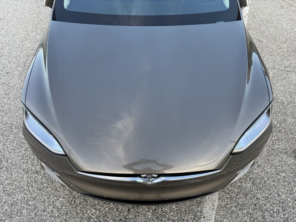 2016 Tesla Model X Image 28