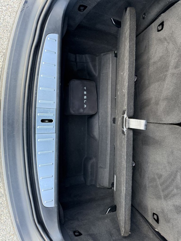 2016 Tesla Model X Image 47