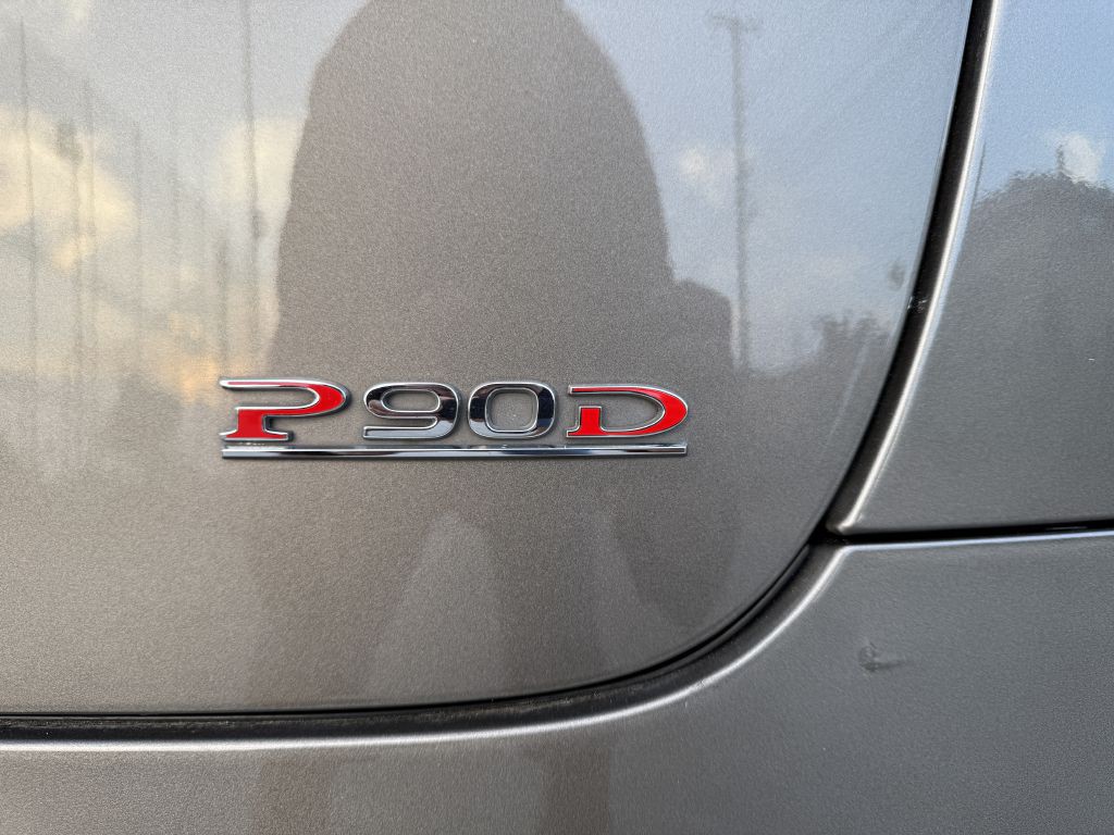 2016 Tesla Model X Image 50