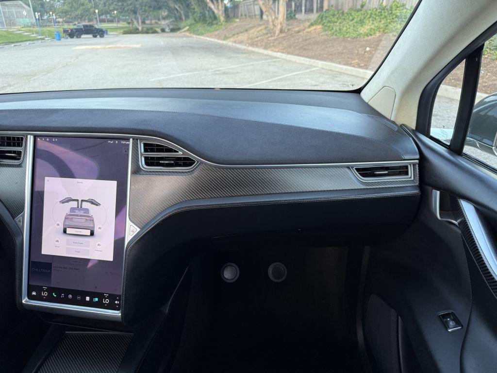 2016 Tesla Model X Image 59