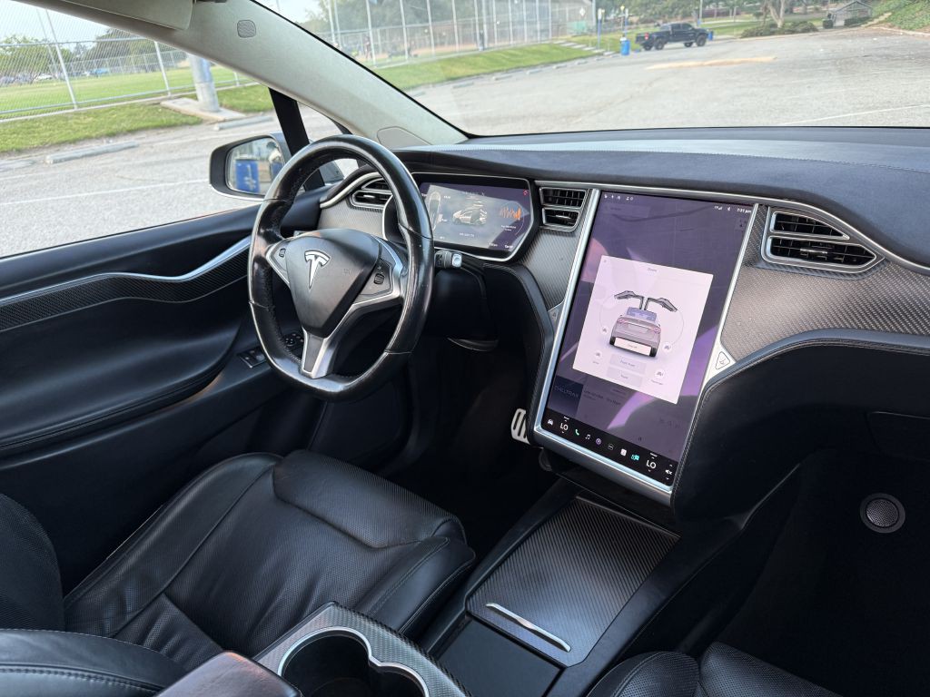 2016 Tesla Model X Image 61