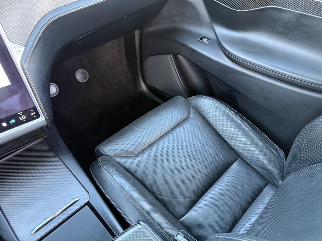 2016 Tesla Model X Image 63