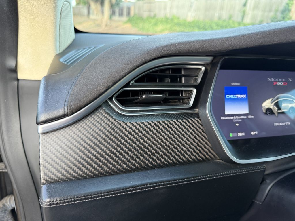2016 Tesla Model X Image 69