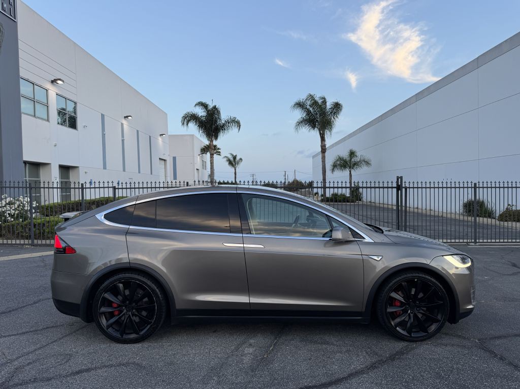 2016 Tesla Model X Image 87