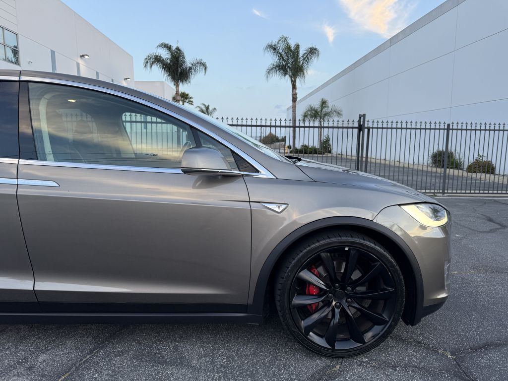 2016 Tesla Model X Image 89