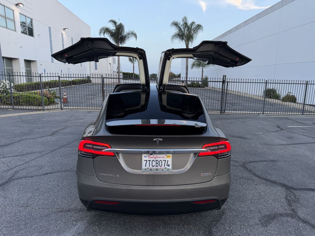 2016 Tesla Model X Image 90