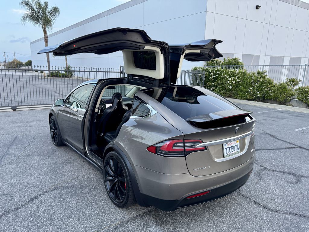 2016 Tesla Model X Image 91
