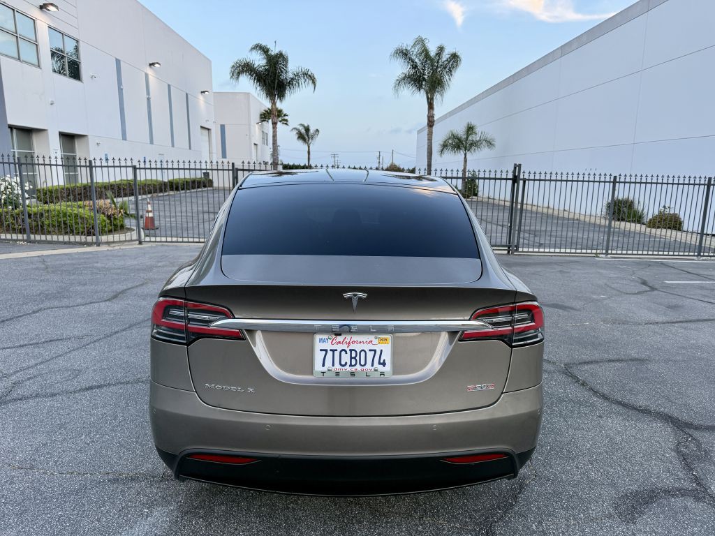 2016 Tesla Model X Image 93
