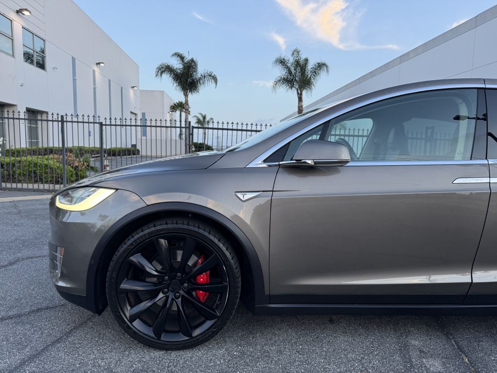 2016 Tesla Model X Image 100