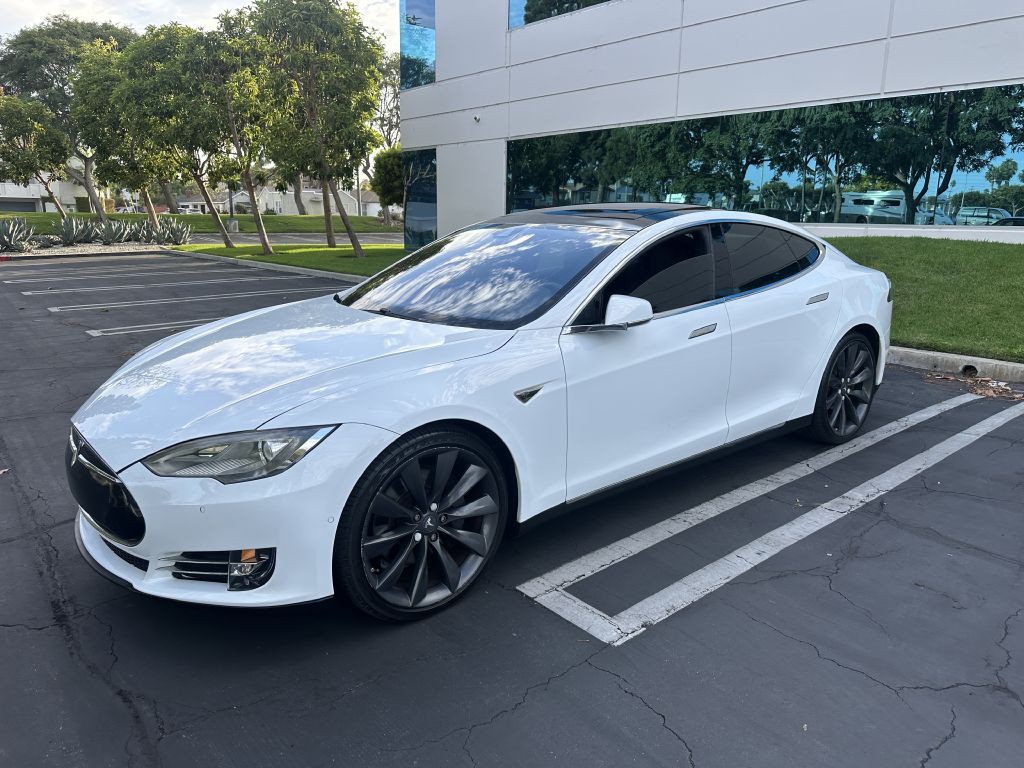 2016 Tesla Model S Image 4