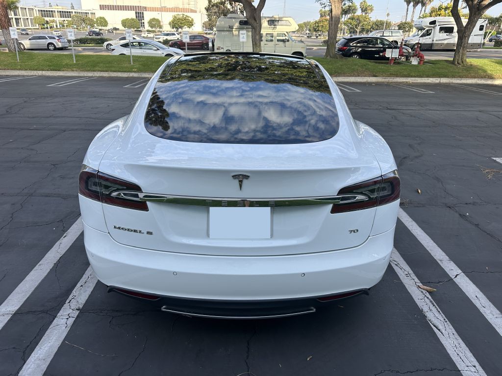 2016 Tesla Model S Image 7