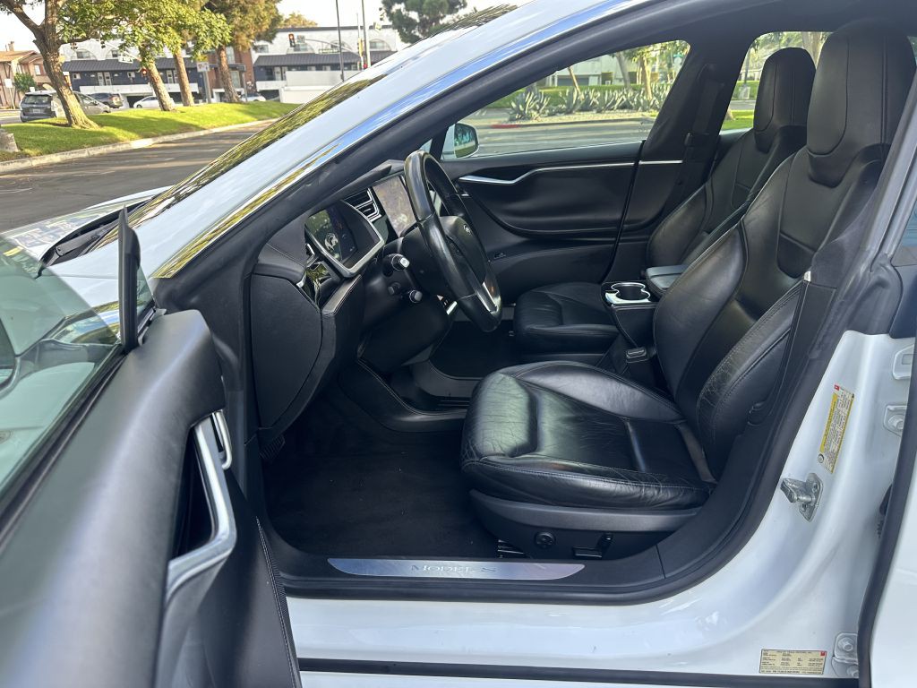 2016 Tesla Model S Image 12