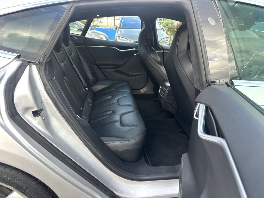 2017 Tesla Model S Image 11