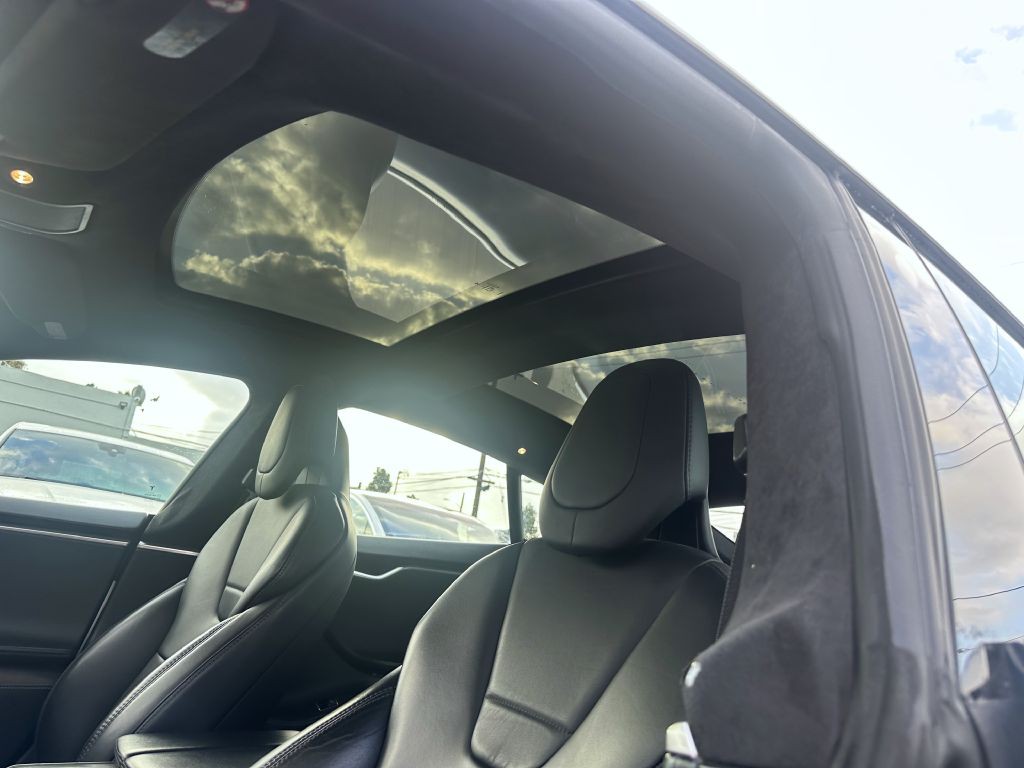 2017 Tesla Model S Image 14