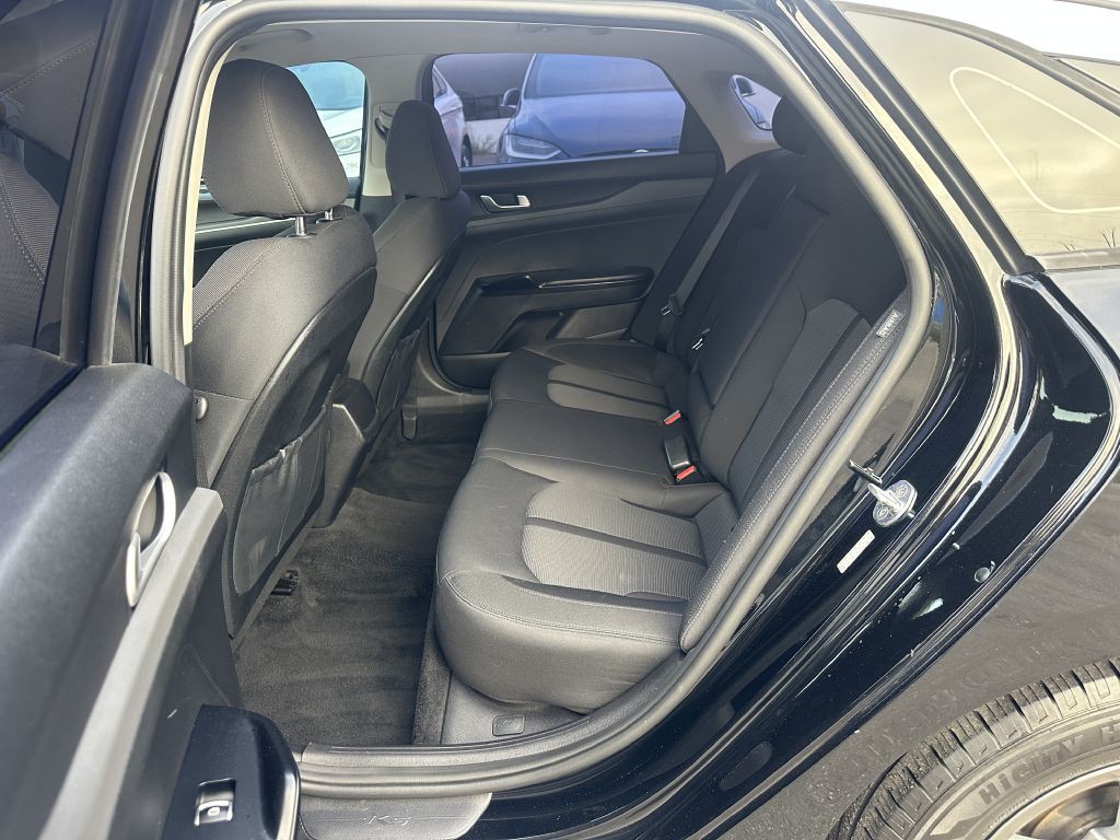 2021 Kia K5 Image 10