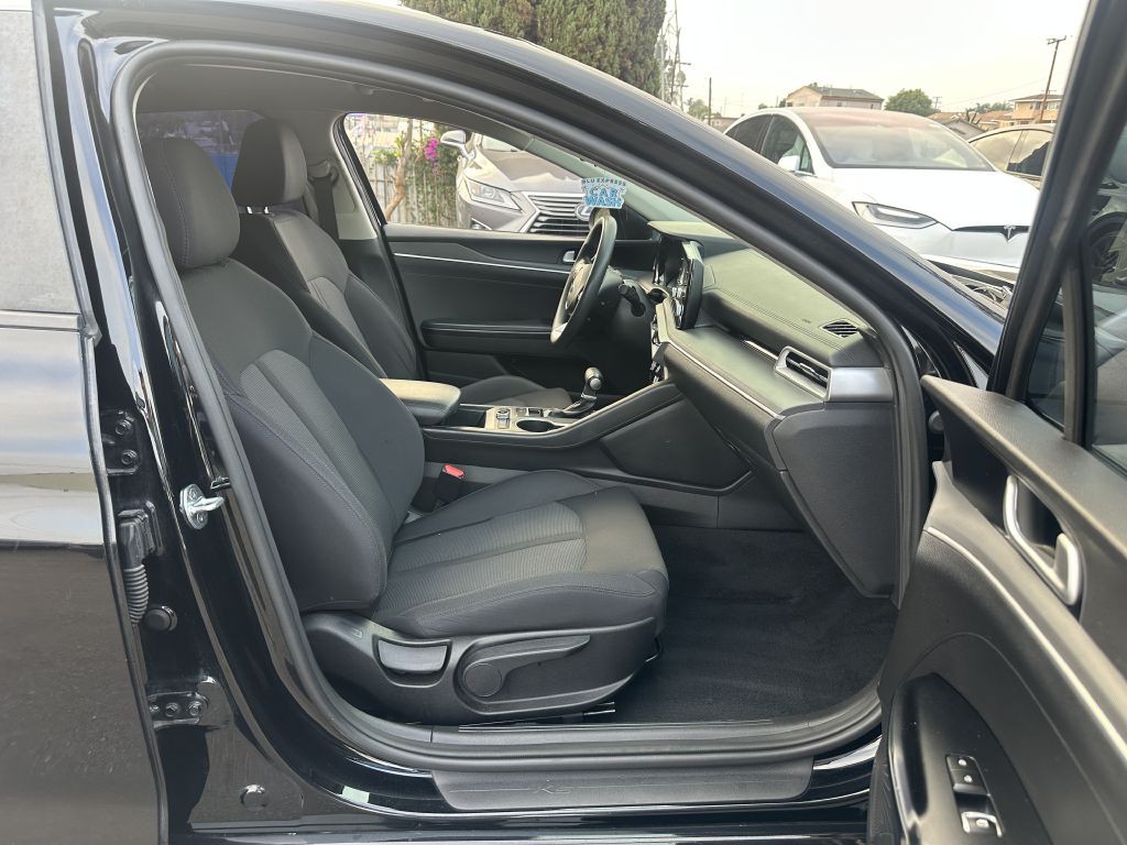 2021 Kia K5 Image 12