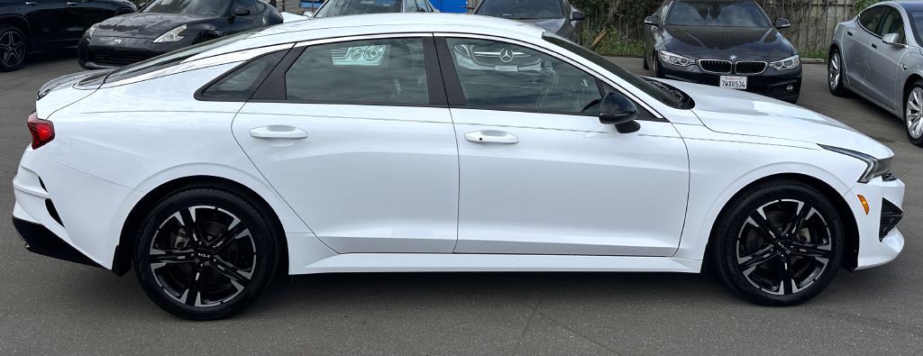 2022 Kia K5 Image 8