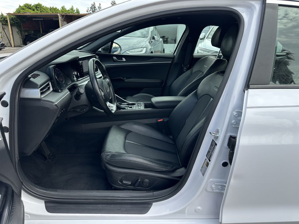 2022 Kia K5 Image 10