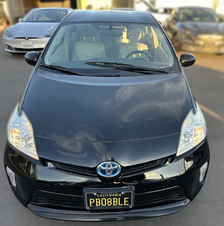2014 Toyota Prius Image 2