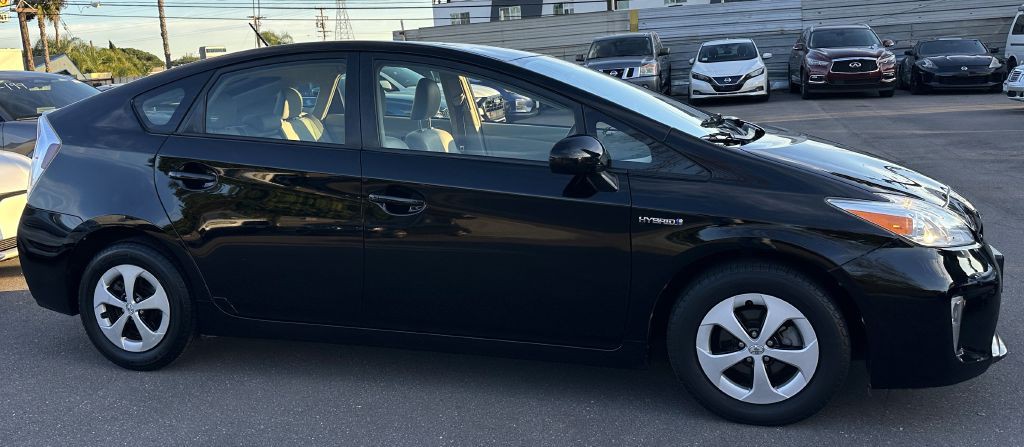 2014 Toyota Prius Image 4