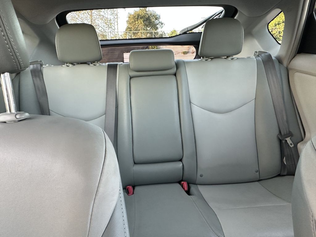 2014 Toyota Prius Image 12
