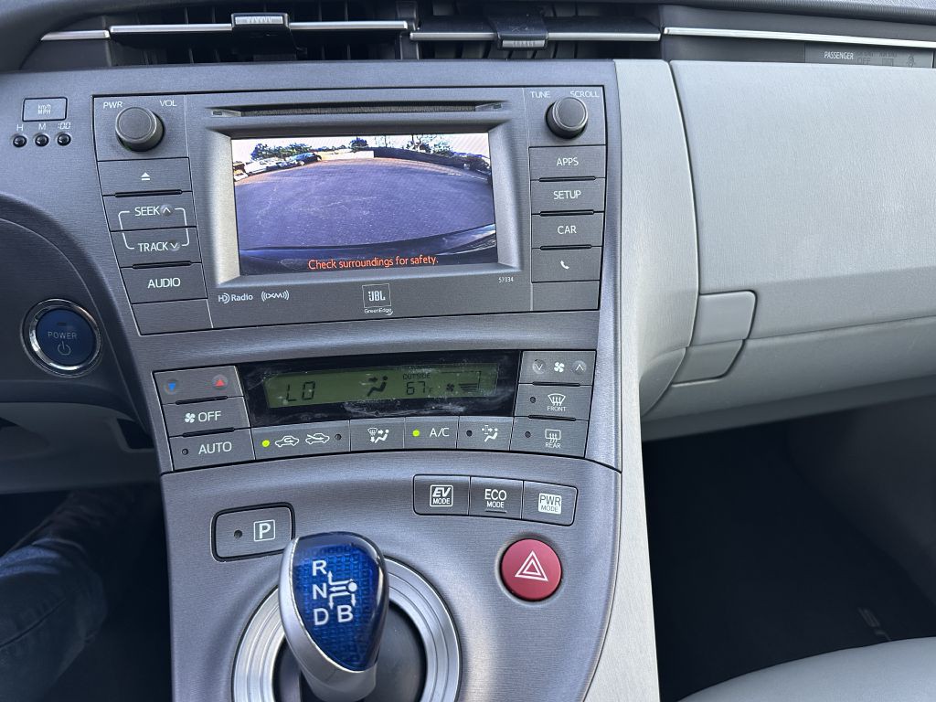 2014 Toyota Prius Image 15