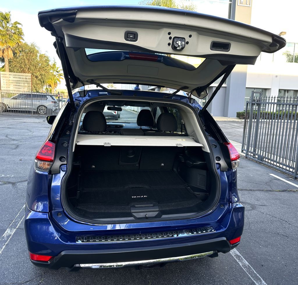 2018 Nissan Rogue Image 6