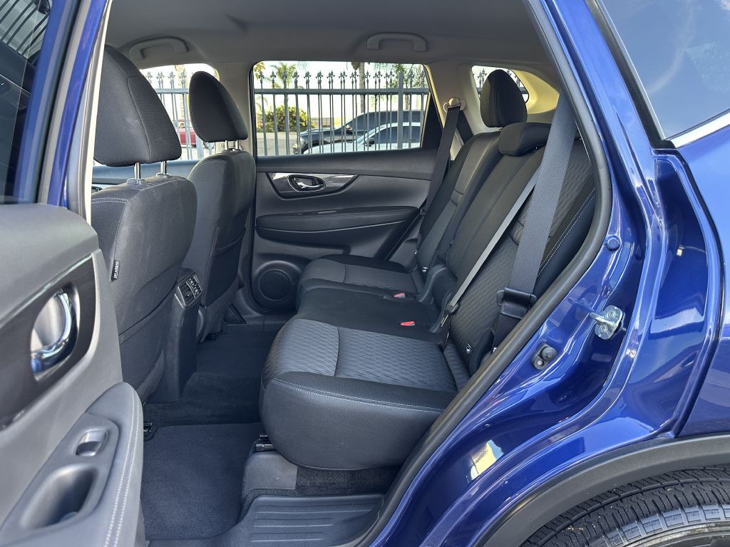 2018 Nissan Rogue Image 11