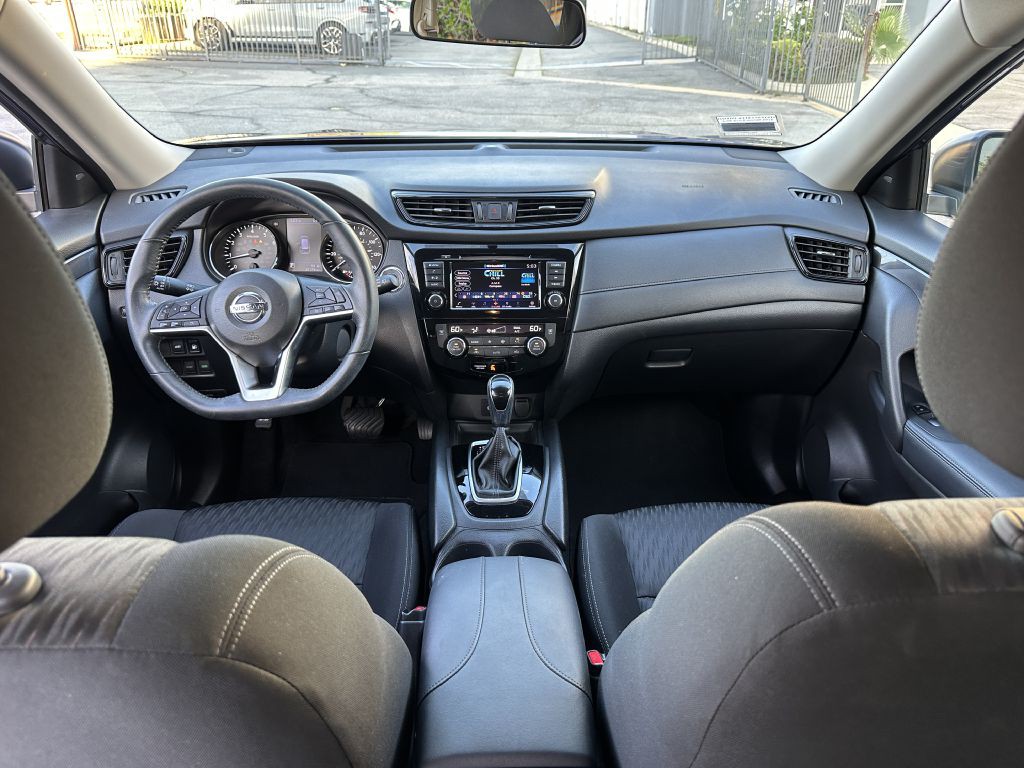 2018 Nissan Rogue Image 15