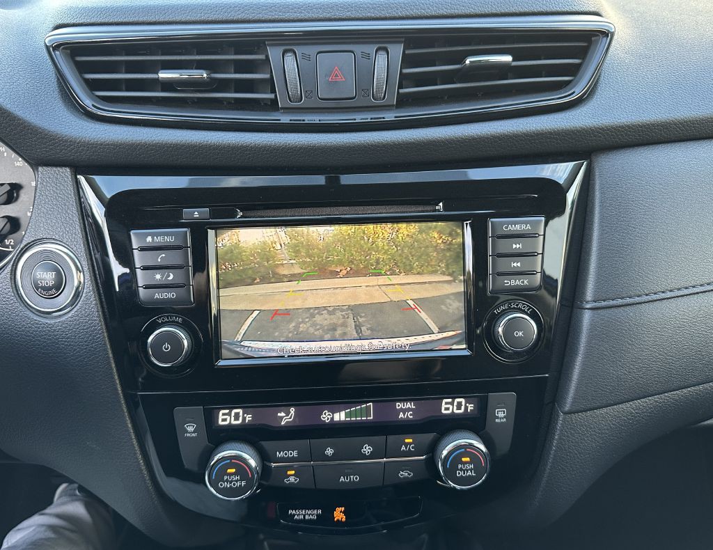 2018 Nissan Rogue Image 18