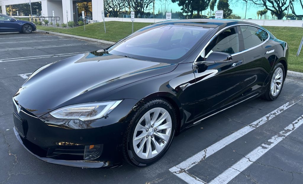 2017 Tesla Model S Image 3