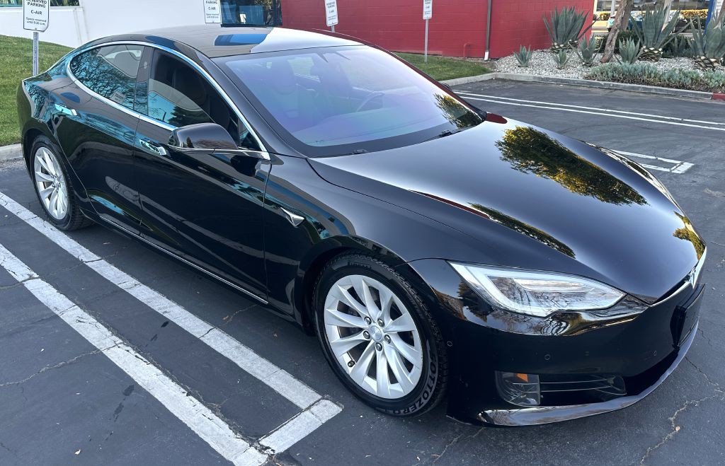 2017 Tesla Model S Image 8