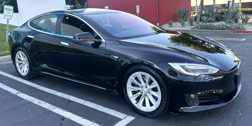 2017 Tesla Model S Image 10