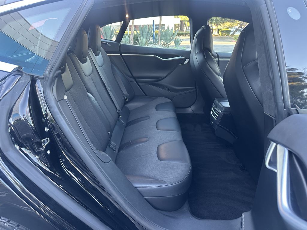 2017 Tesla Model S Image 13