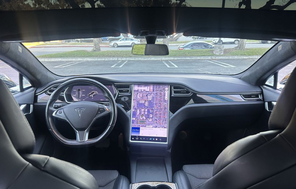 2017 Tesla Model S Image 18