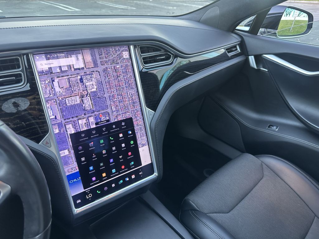 2017 Tesla Model S Image 24