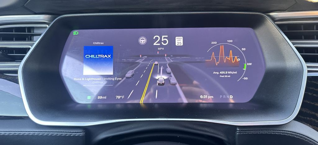 2017 Tesla Model S Image 25