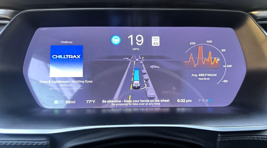 2017 Tesla Model S Image 26