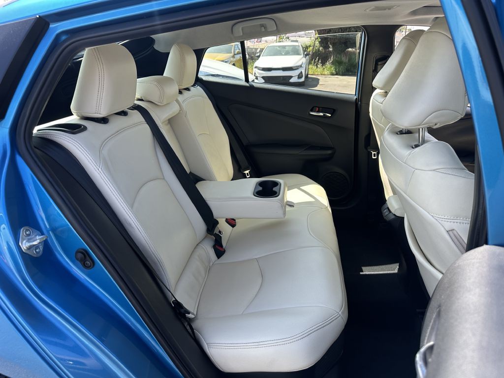 2019 Toyota Prius Image 14