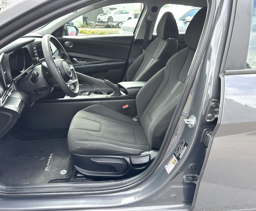 2023 Hyundai Elantra Image 8
