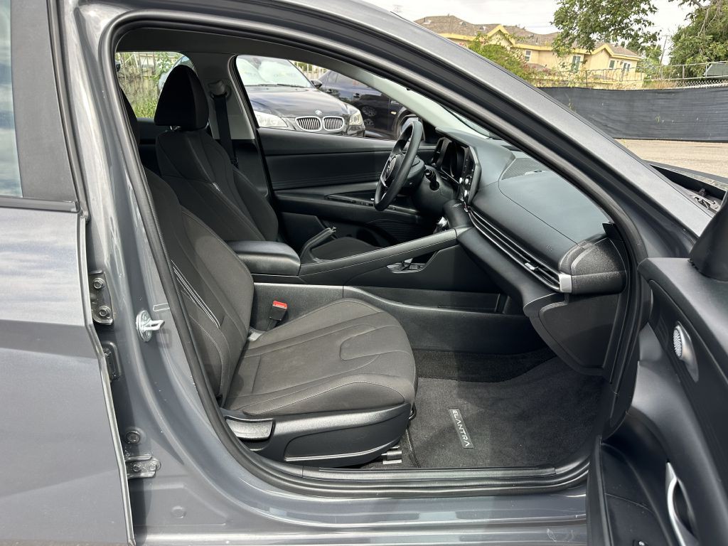2023 Hyundai Elantra Image 11