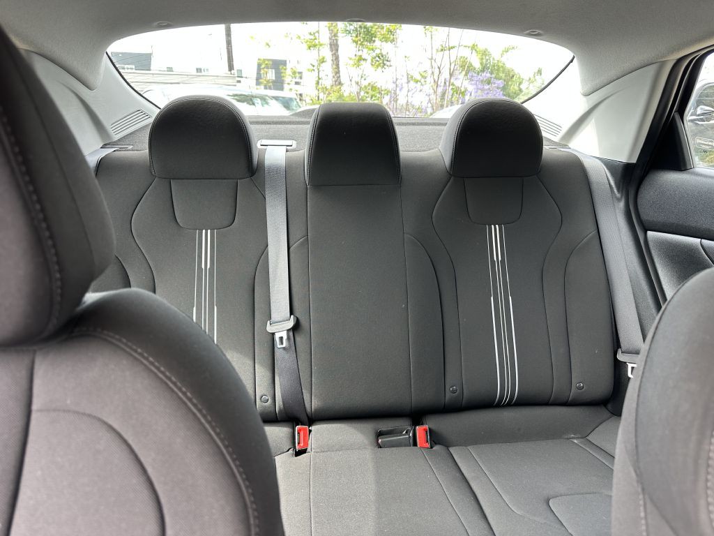 2023 Hyundai Elantra Image 12