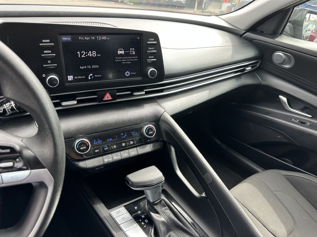 2023 Hyundai Elantra Image 18