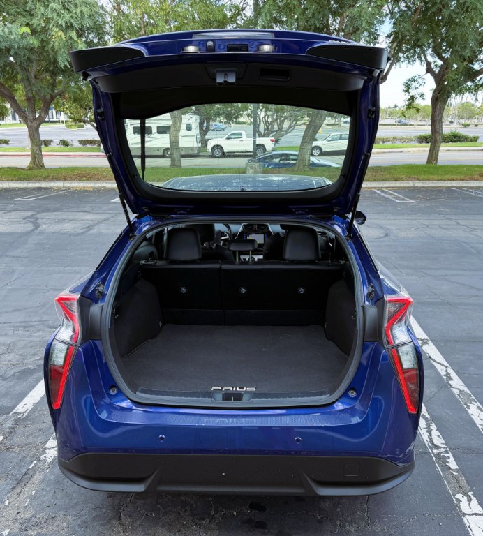 2017 Toyota Prius Image 6
