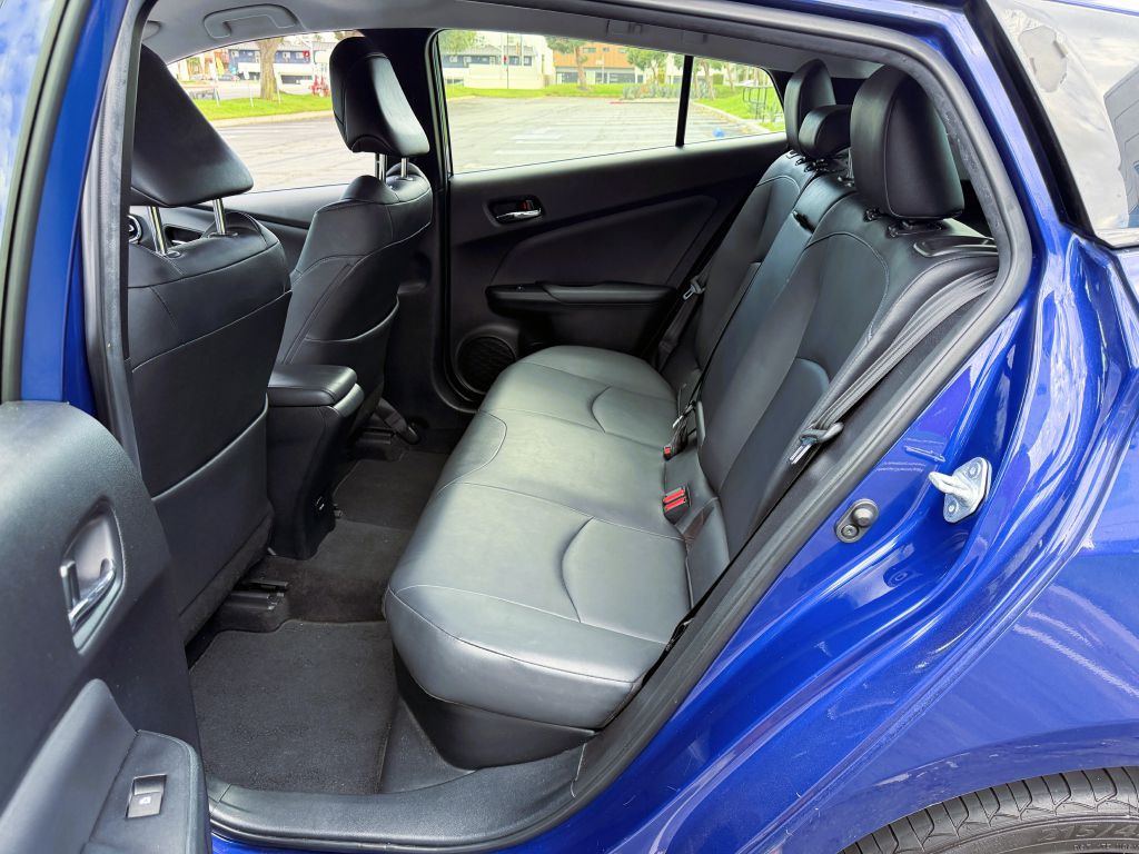 2017 Toyota Prius Image 10