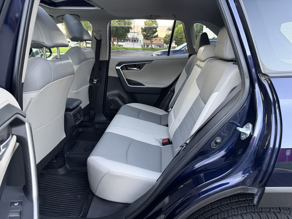 2020 Toyota Rav4 Image 12