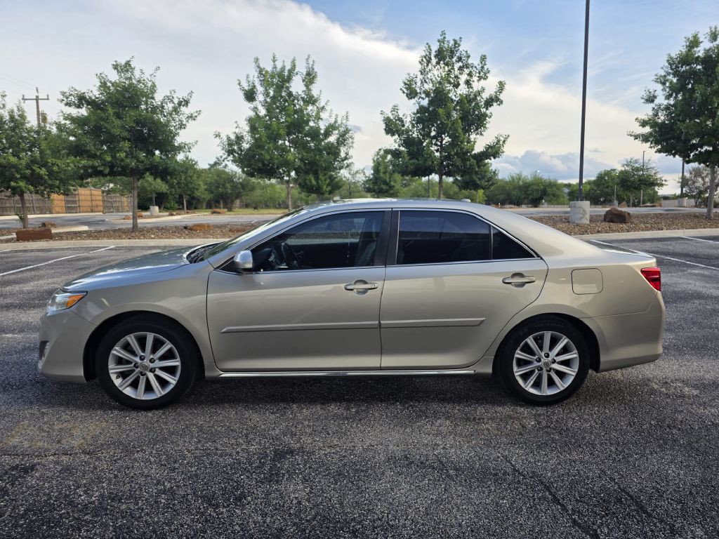 2014 Toyota Camry Image 3