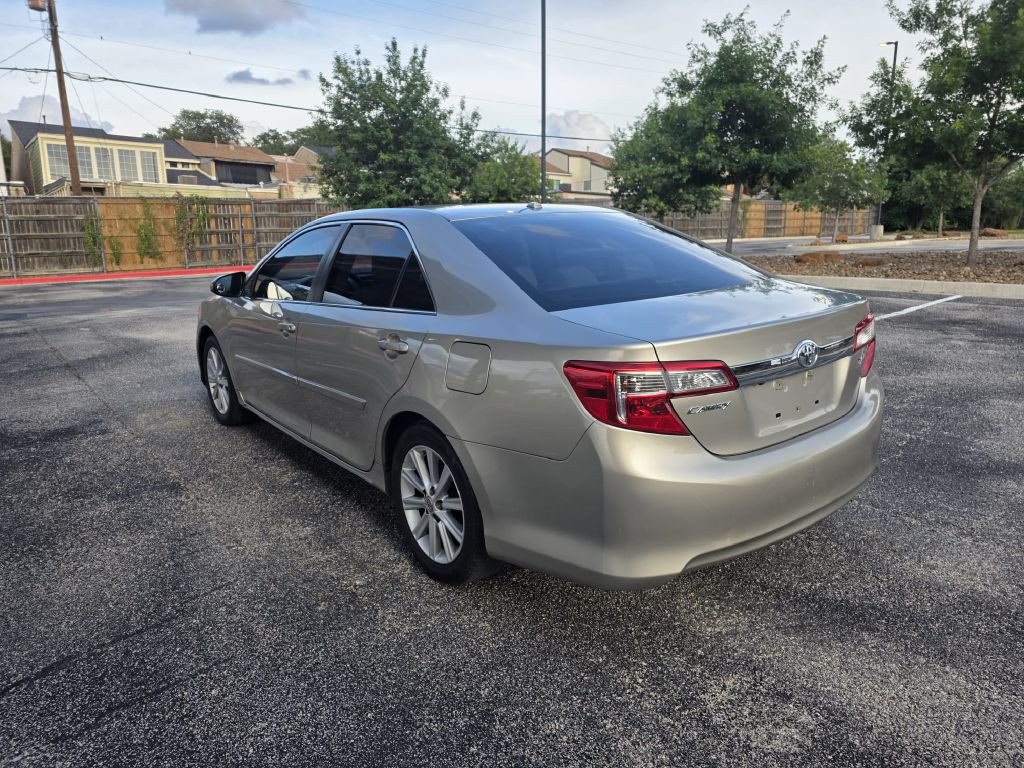 2014 Toyota Camry Image 4